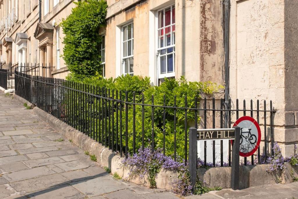Spacious Apartment - 5 Minutes Walk To Bath Abbey Exterior photo