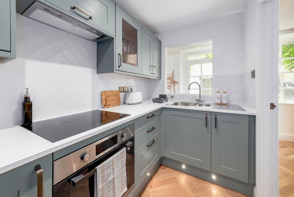 Spacious Apartment - 5 Minutes Walk To Bath Abbey Exterior photo